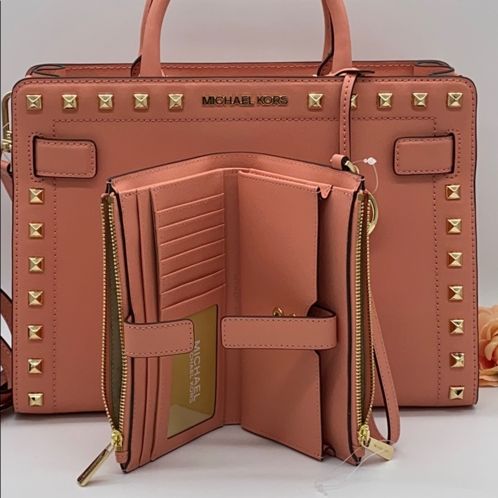 MICHAEL KORS RAYNE MD EW SATCHEL & WRISTLET SET - Picture 7 of 16